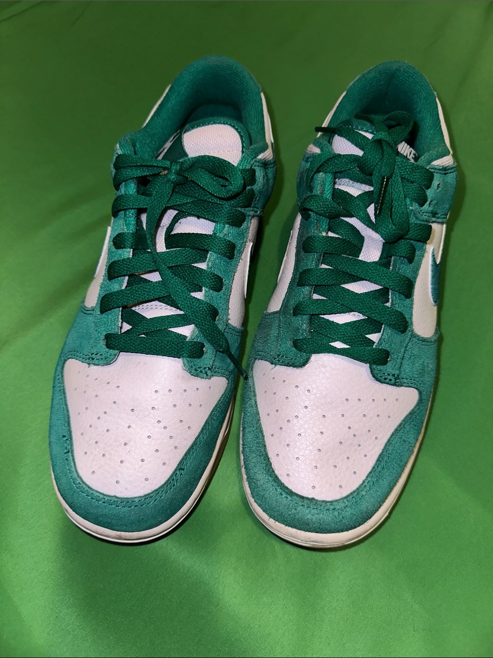 Nike Dunk Low SE "Malachite" sneakers, 9.5 - Picture 6 of 15